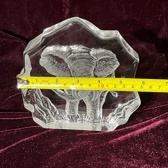 Elephant Glass Artwork Statue Clear Etched Paper Weight Vigour Giftland - Picture 7 of 8